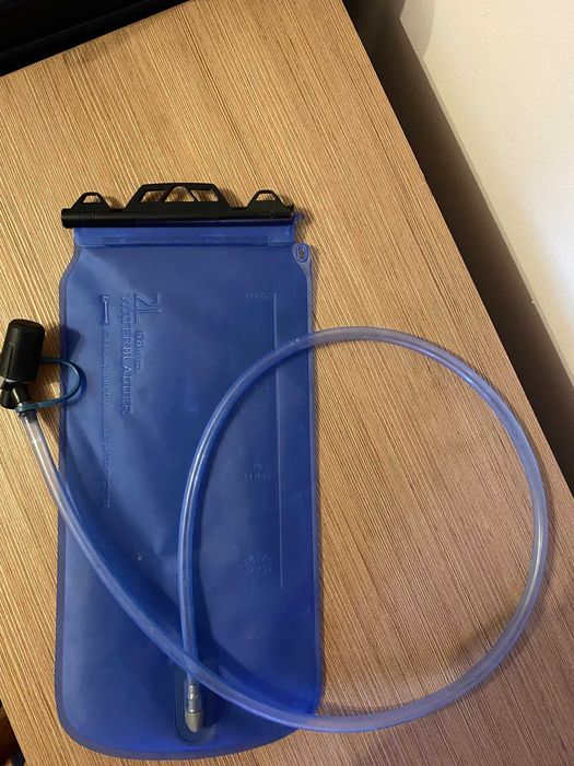 rezervor de apa/bladder/camelbak forclaz 2L