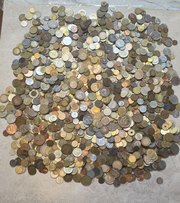Монети от цял свят на кг