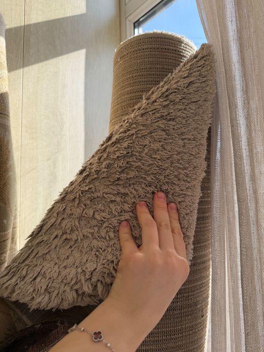 Продам разных размеров ковры