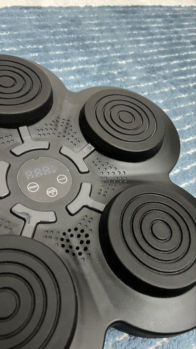 Продам музыкальный тренажер для боксирования