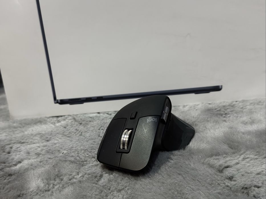 Apple MacBook Air M2 - 13,6 inch. // 256GB // 96% Battery Health