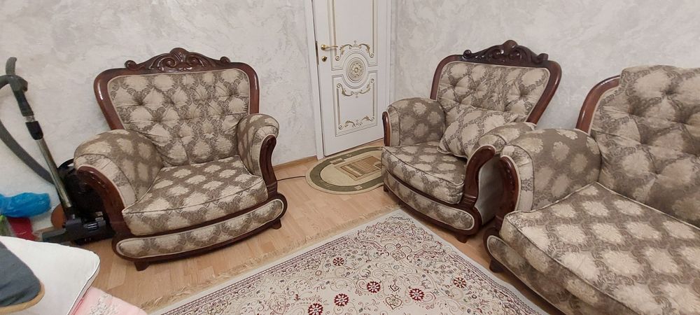 Диван с креслами