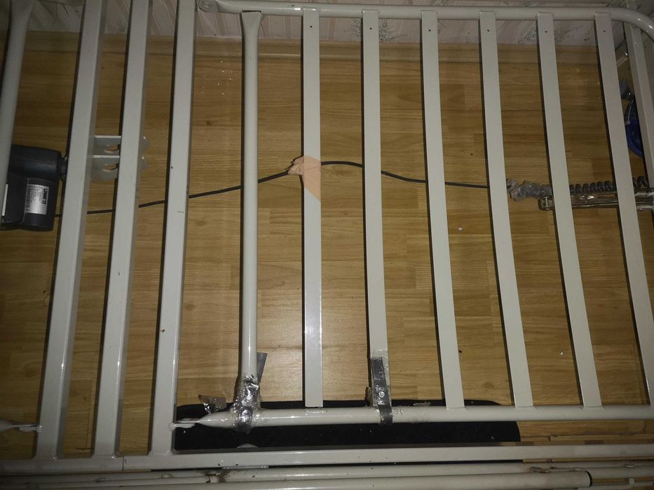 Pat medical electric + cărucior cu rotile+ cadru RON 1.700 (set)