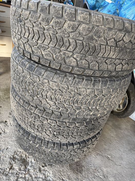 Продам резину 265/65/17
