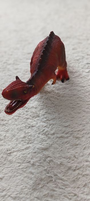 Dinozauri cu sunete și lumini