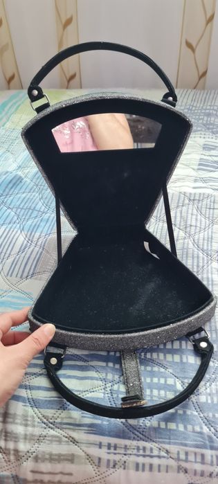 Дамска чанта тип мида