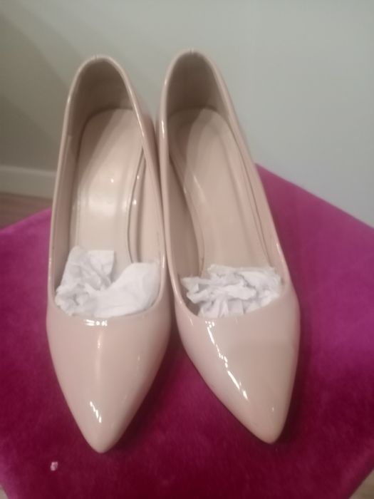 Продам туфли лакированные