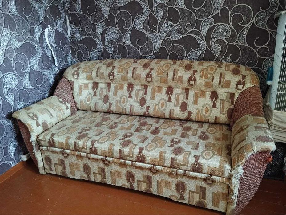 Продается диван в хорошем состоянии