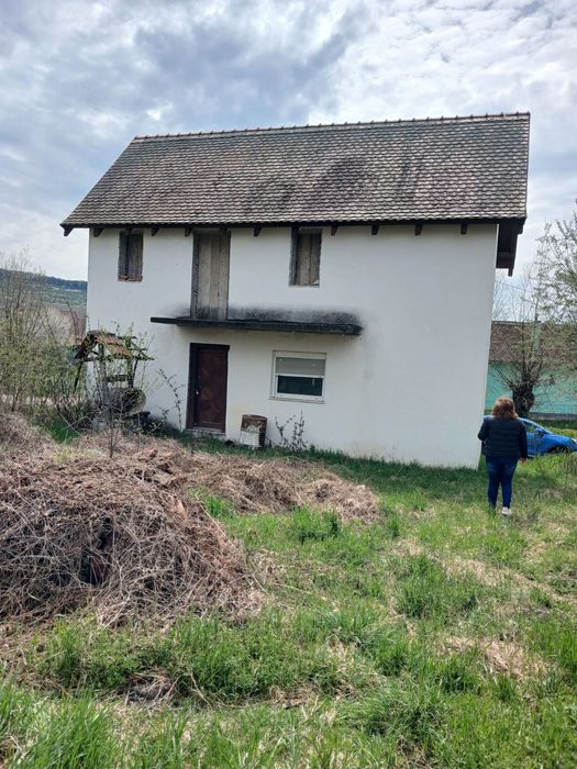 Casa de vânzare în Toparcea