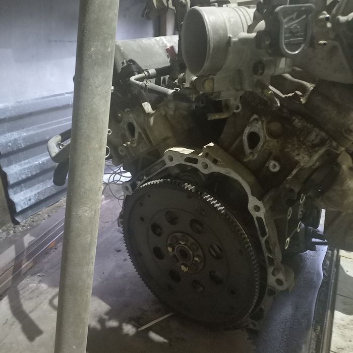 Запчасти на  авто Nissan