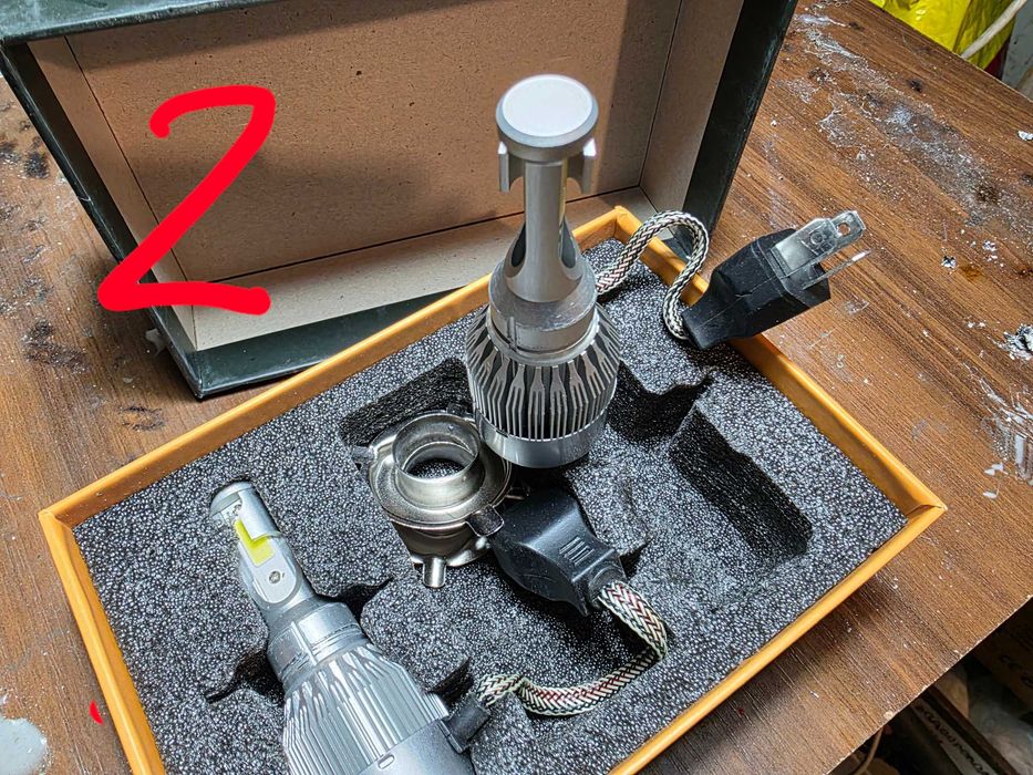 Подарявам ЛЕД крушки H4