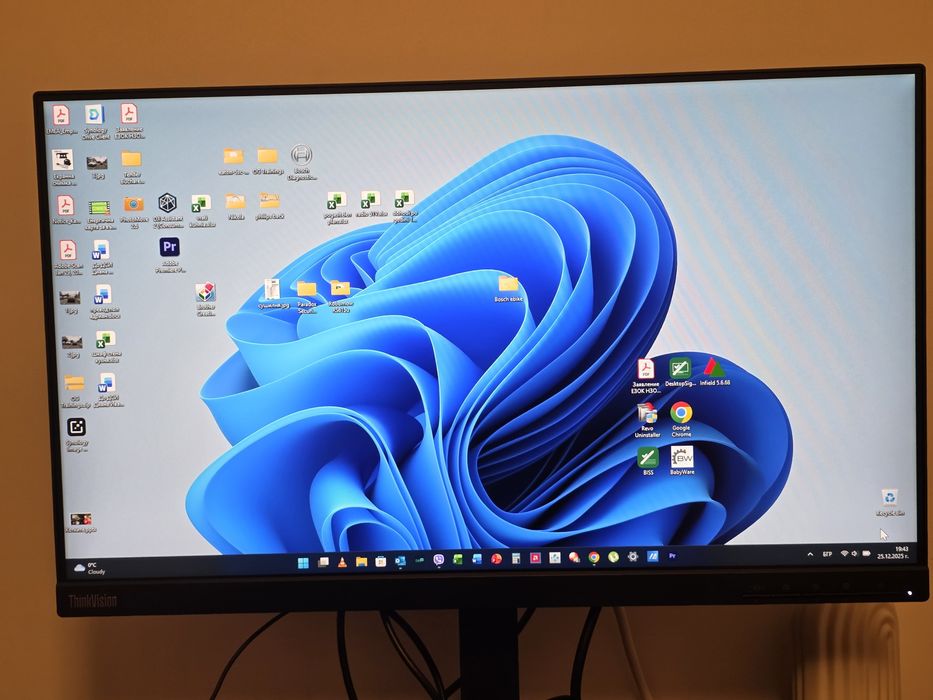 Монитор Lenovo ThinkVision T24i-2L IPS FHD (1920x1080), 250cd/m, 4ms