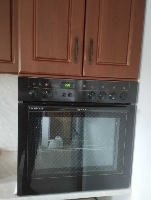 Фурна с котлони за вграждане NEFF