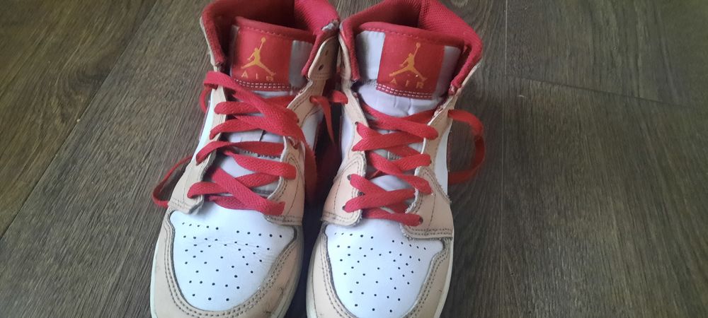 Air Jordan 1 Mid GS "Light Curry Cardinal Red"