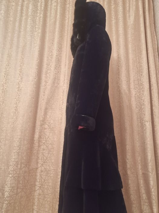 Продам шубу мутон (облегченый)