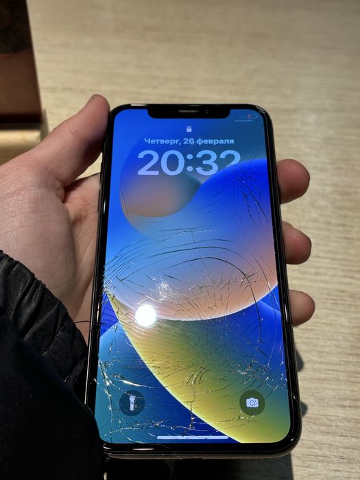 продам айфон хс