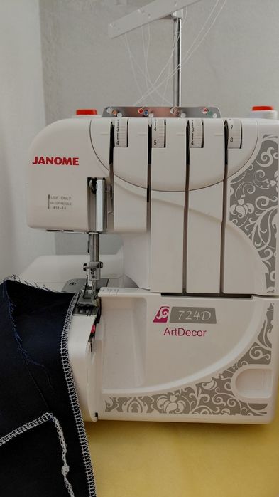 Оверлок janome 724D