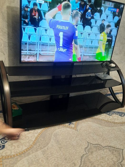 Продам тумбу под телевизор