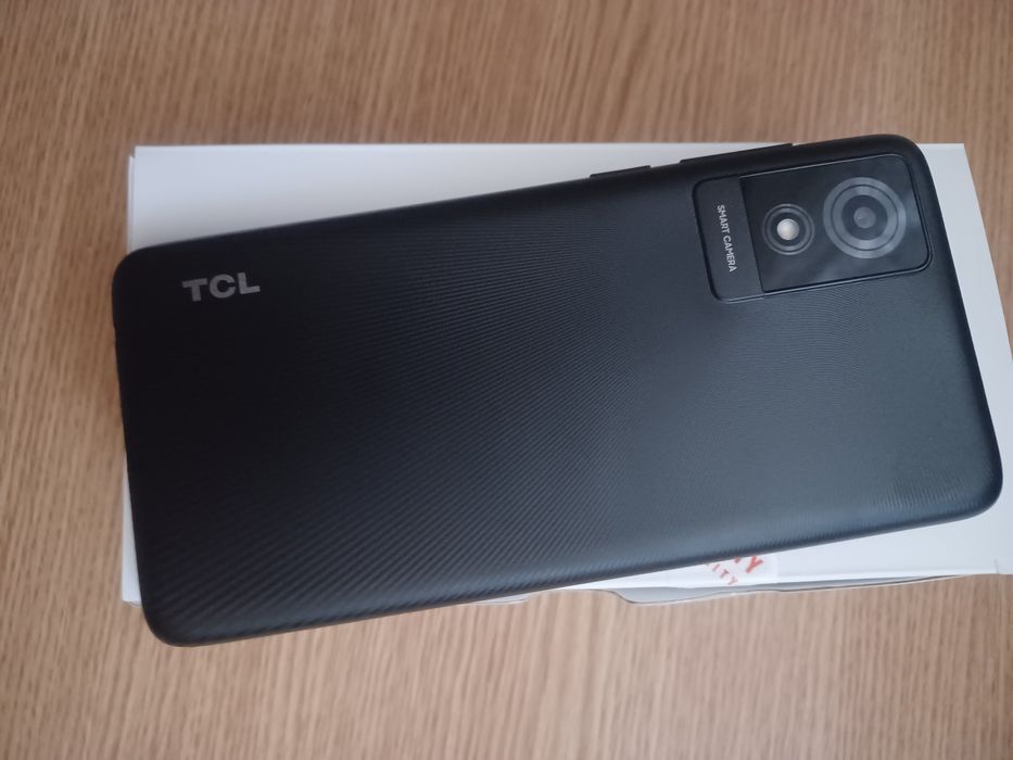 Telefon Tcl 501 nou