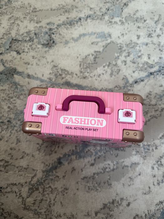 продаётся новогодний набор.