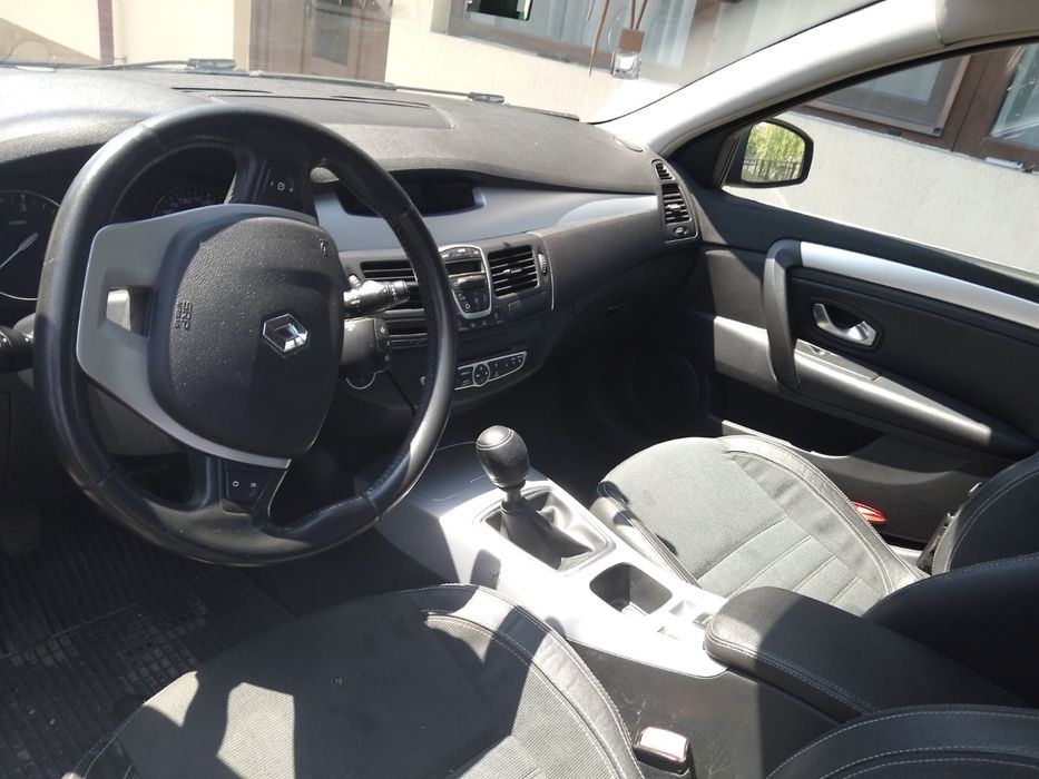 Vând Renault Laguna 3