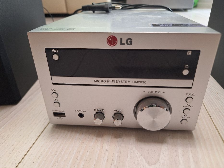 LG Micro Hi-Fi System CM2030