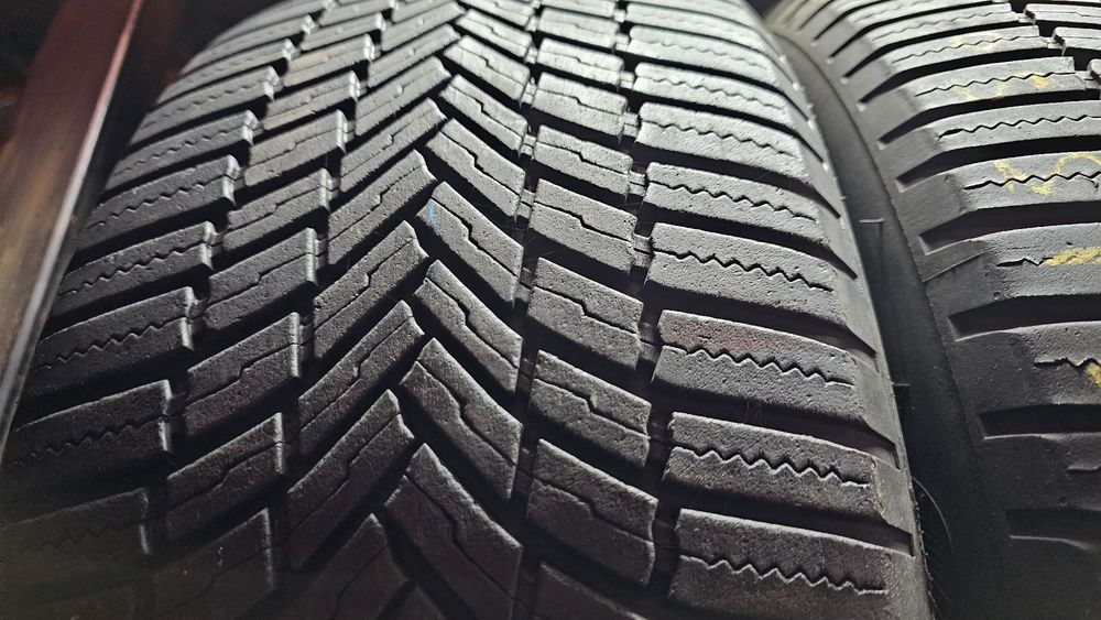 215 50 19 m+s bridgestone allseason