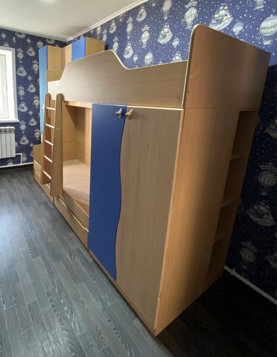 Продам двухярусную кровать