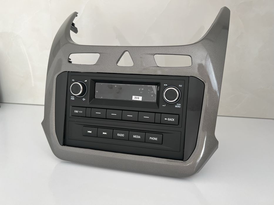 Продаю магнитофон chevrolet cobalt, подлокотник в подарок