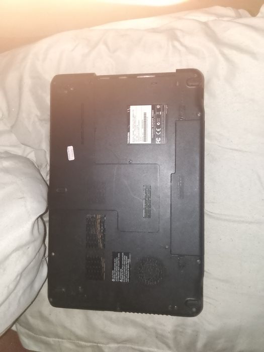 Продам ноутбук тознива