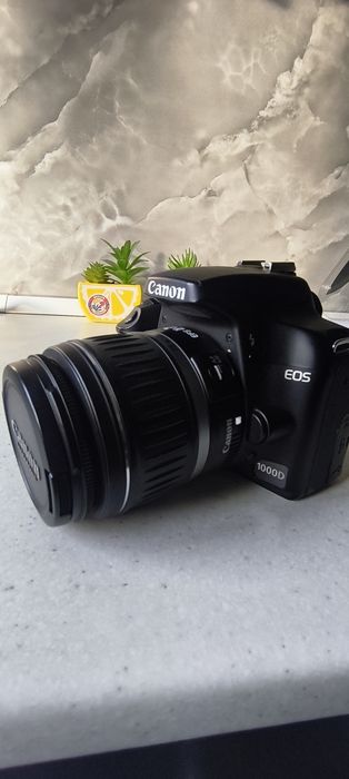 Aparat foto dslr Canon eos 1000d