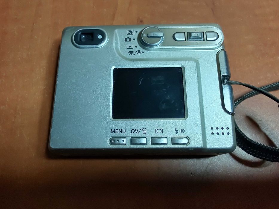 Aparat foto 2004 Konica Minolta Dimage Xg 3.2 MP functional