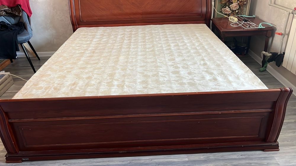 Кровать двухспальная