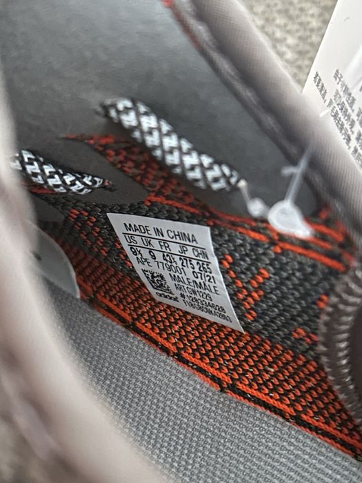 YEEZY 350V2 BELUGA marimi disponibile 42,43