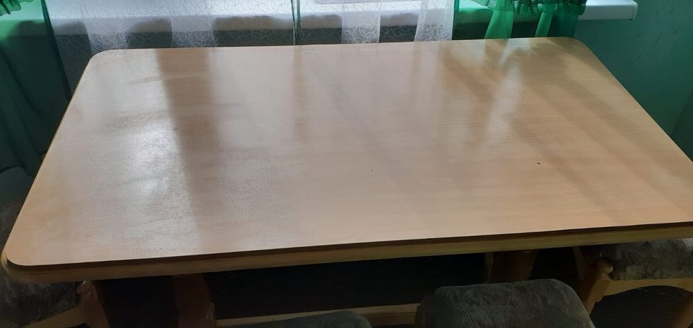 Стол кухонный с 4 табуретками