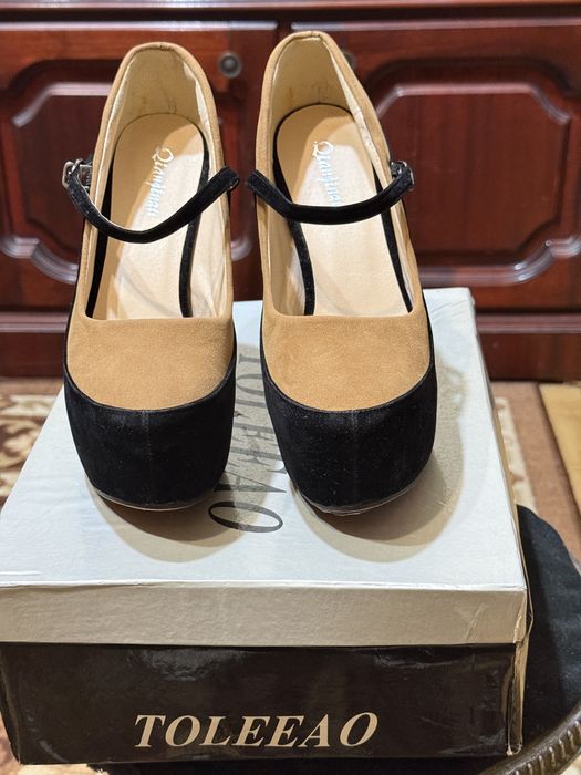 Туфли на высоком каблуке, размер 39 (маломерят)