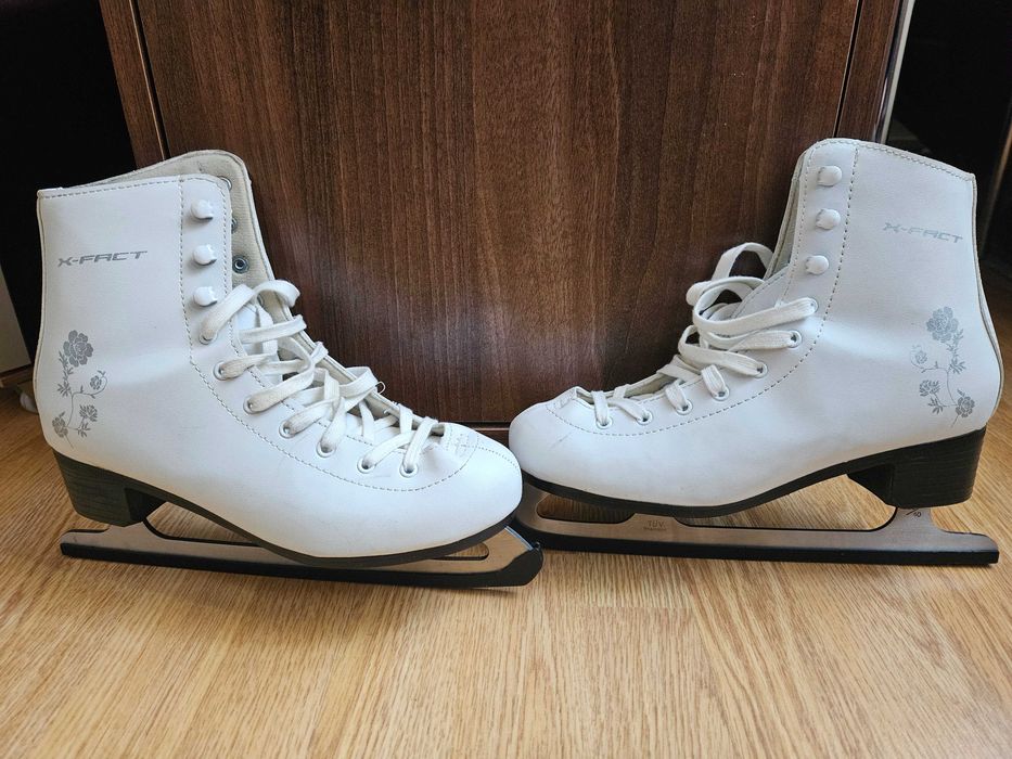 Patine de gheata fete 39-40