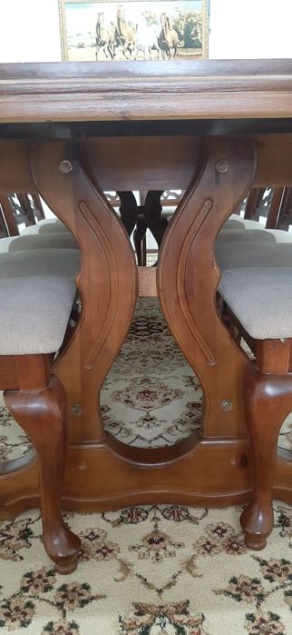 Стол со стульями