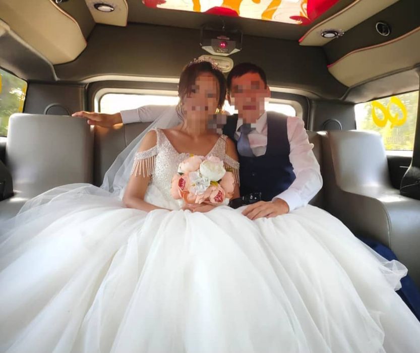 Продам свадебные платья