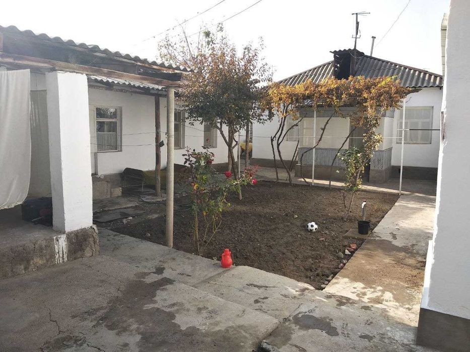 Uy sotiladi Nurafshon Markazida