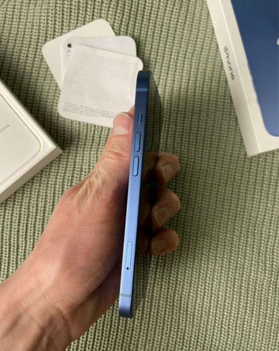 iPhone 13 128Gb с гарантией