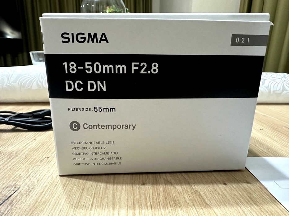 Камера Sony ZV-E10 + обектив Sigma 18-50mm f/2.8 + UV и ND филтри