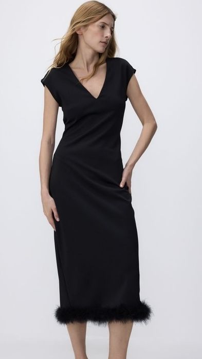 Черна рокля Reserved