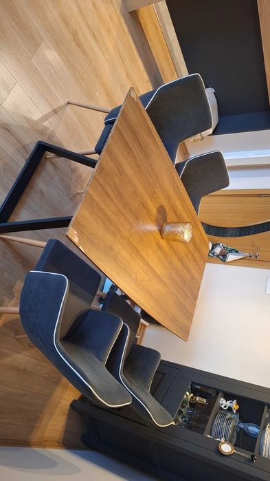 Трапезна маса с шест стола