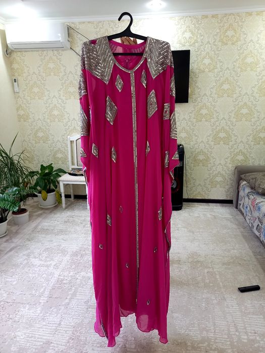 Продам женская платья