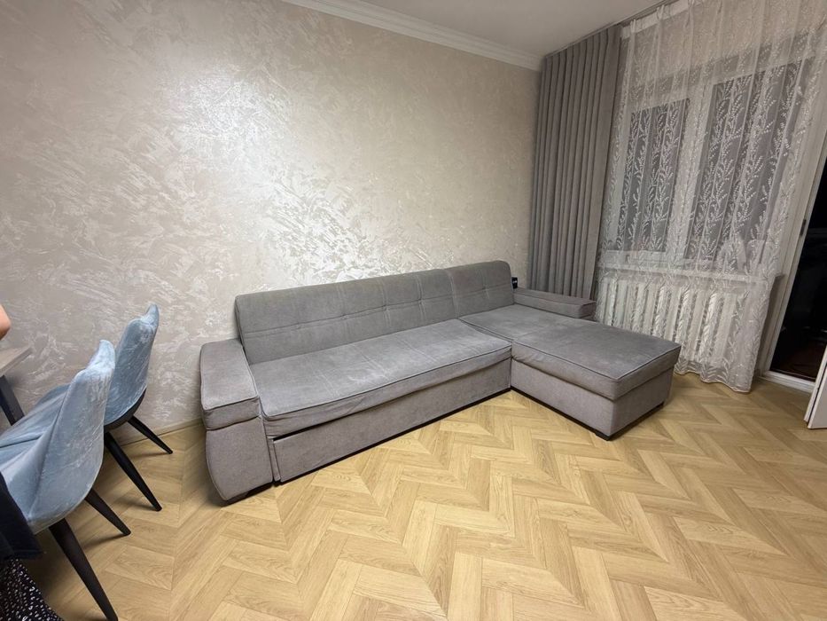 Продам угловой диван-кровать б/у