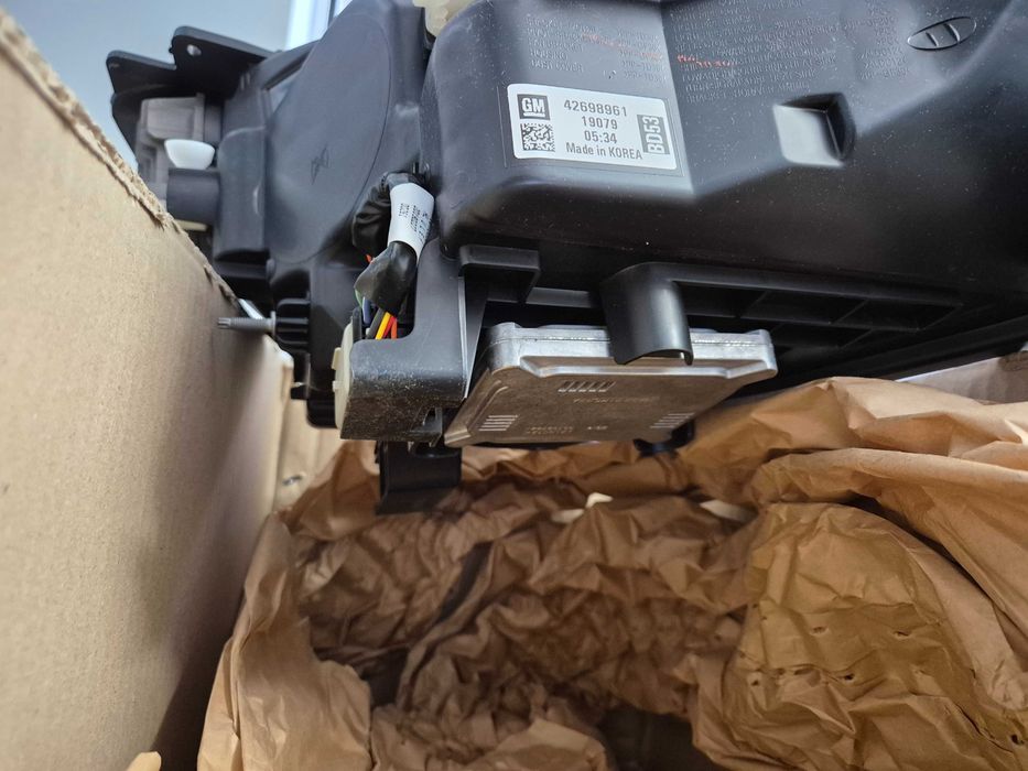 Ляв LED фар Opel Mokka X  OEM 42698961
