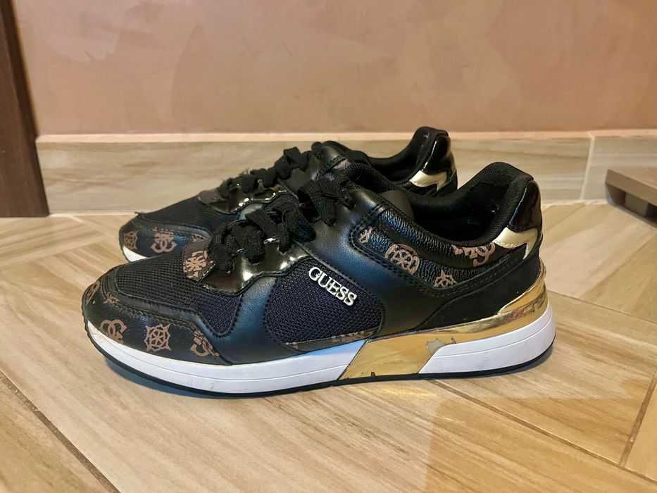 Маратонки/Сникърси Guess