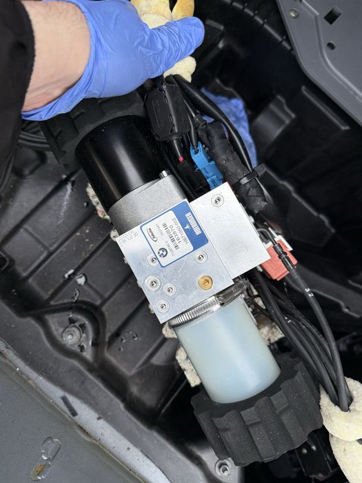 Pompa hidraulica pentru decapotare bmw e93