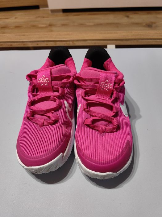 Vând Nike Star Runner 4 roz